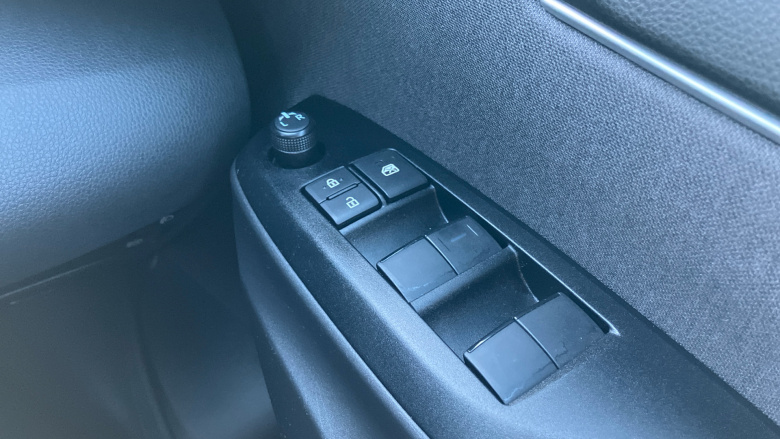 Toyota Yaris 1.5 Hybrid Design 5dr CVT Hybrid Hatchback